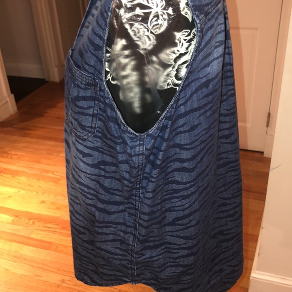 Chico’s large blue denim sleeveless animal print denim button down shirt - Picture 11 of 15